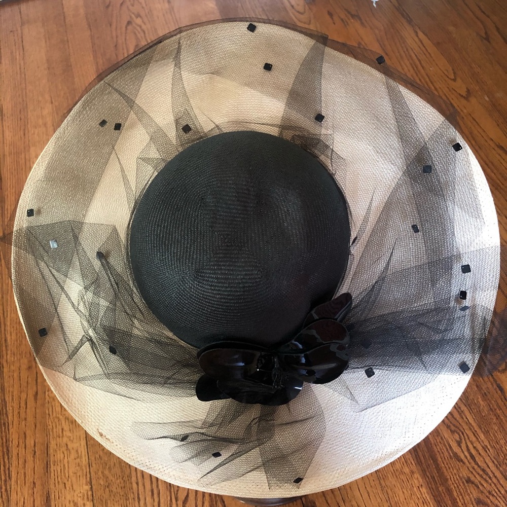 Woman’s Wide Brim Hat